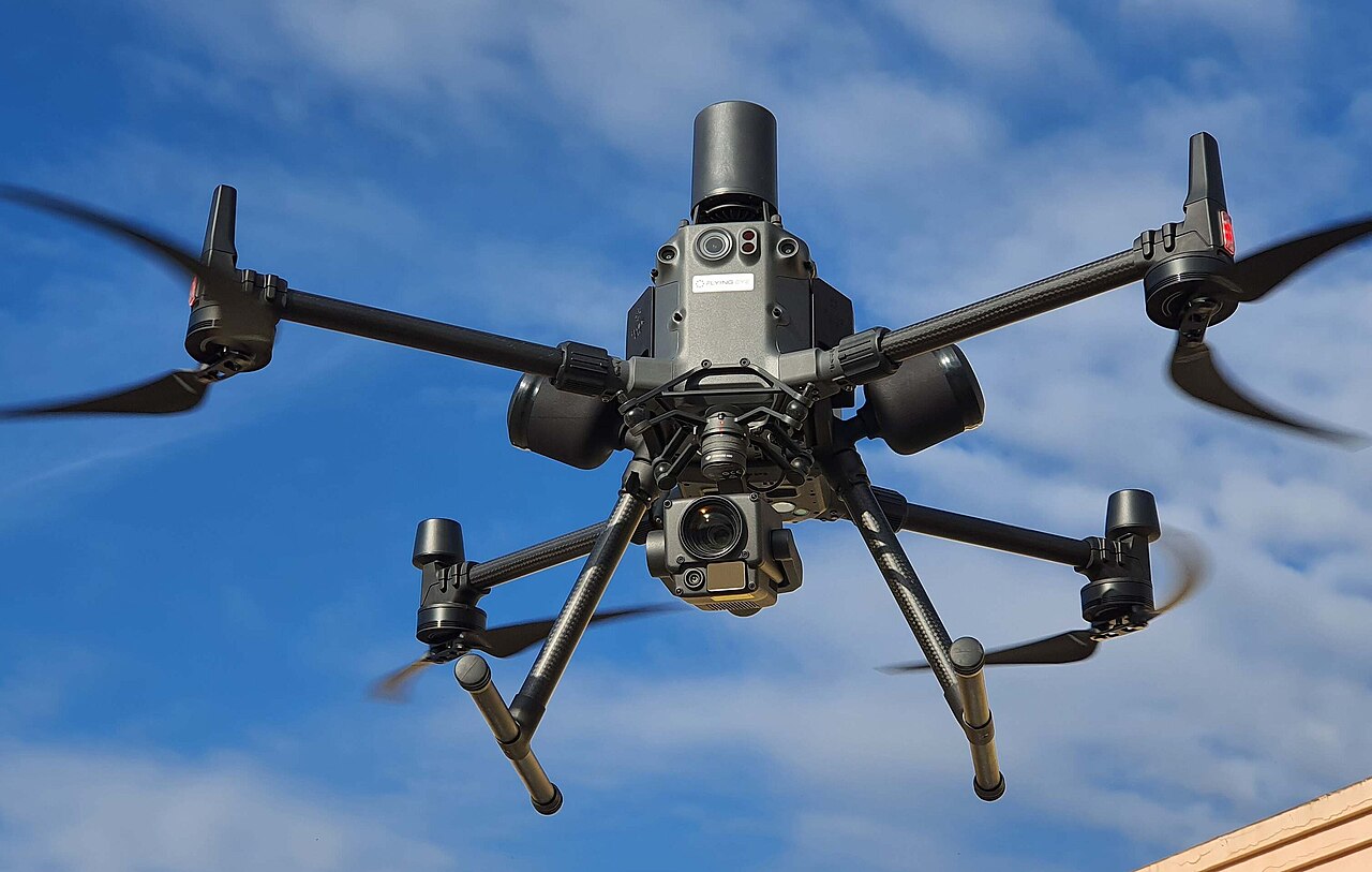 DJI Matrice 300 RTK (cropped).jpg
